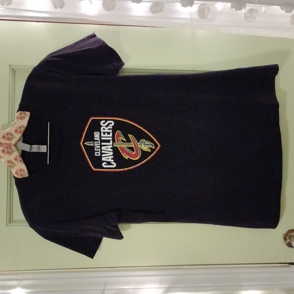Women's Cleveland Cavaliers girls black t-shirt size L